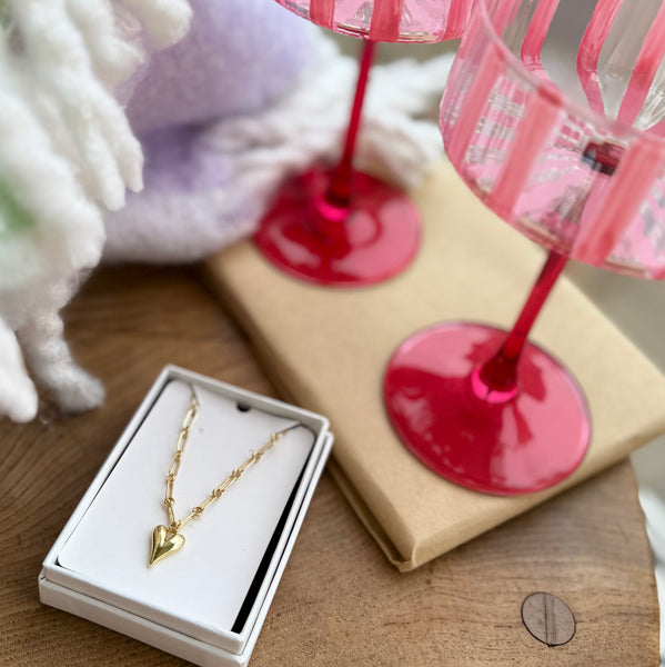 Gold heart figaro chain necklace
