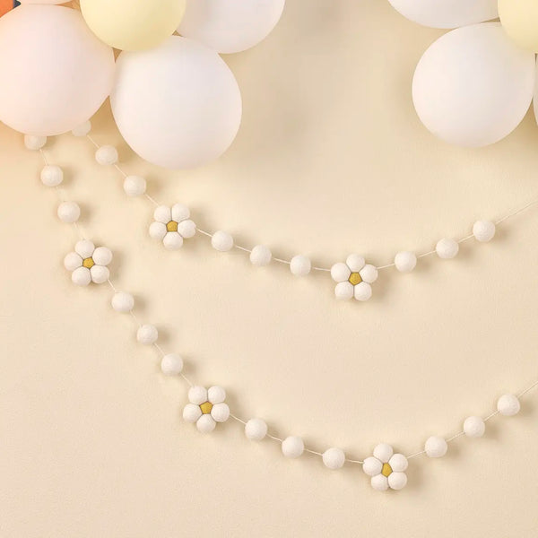 Felt Daisy Garland
