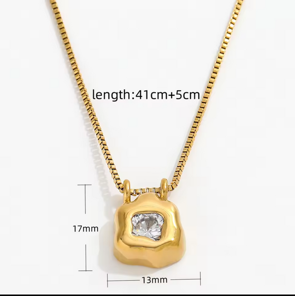 Gold fluid Pendant necklace