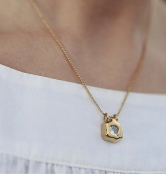 Gold fluid Pendant necklace